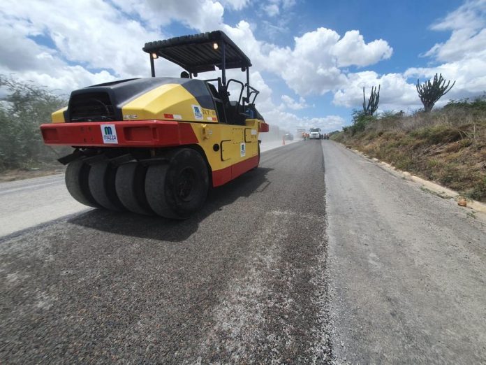 Obras na Estrada do Feijão