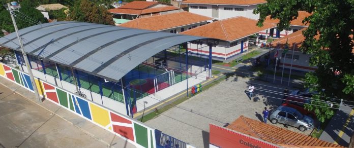 Escola em tempo integral