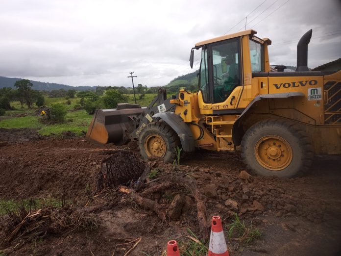 Manutenção na rodovia entre Itapitanga e Coaraci