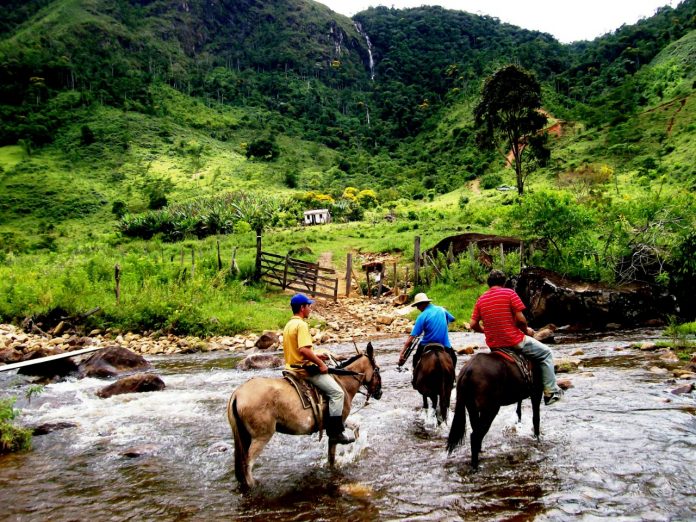 Setur-BA promove turismo rural baiano em shopping de Salvador