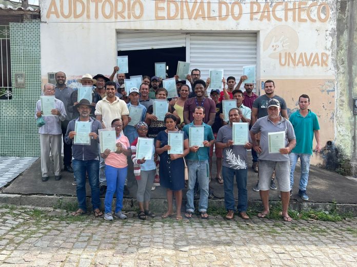 Estado entrega 487 títulos de terra no Território Bacia do Jacuípe