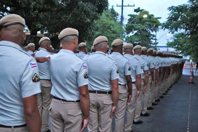 Rui anuncia novo concurso com 2 mil vagas e compra de mil fuzis para a Polícia Militar