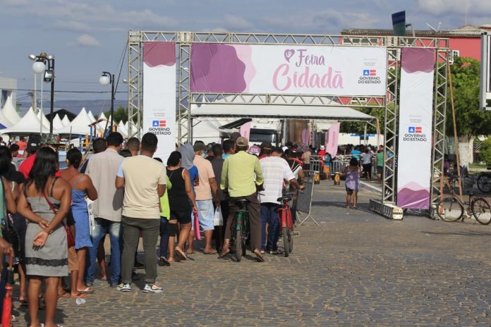 Em Ibotirama, Feira Cidadã oferece serviços de saúde e cidadania para moradores da região