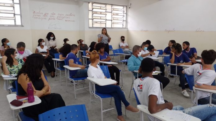 Projeto ‘Ouvidoria vai à escola’ realiza visitas em unidades de ensino de Salvador, Simões Filho e Madre de Deus