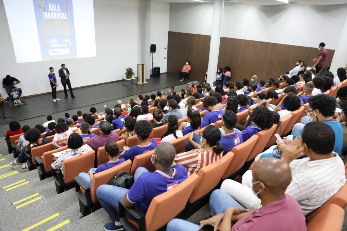 Aula inaugural do Mais Estudo tem participação de estudantes, professores e gestores escolares