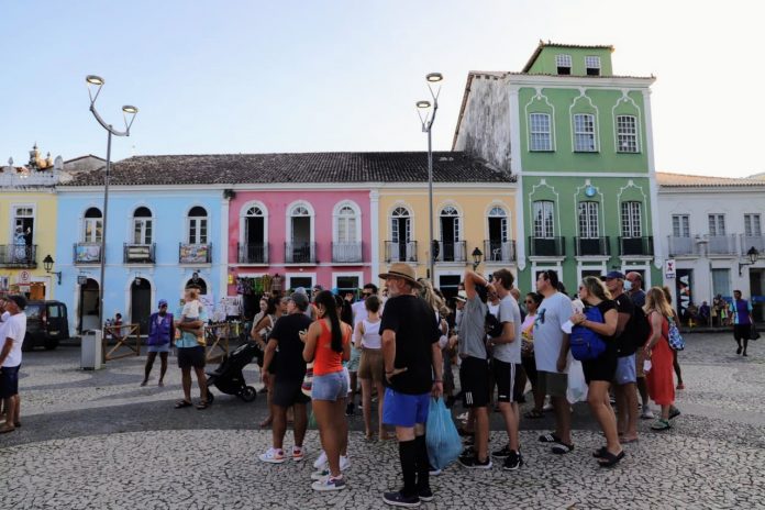 Turismo baiano mantém ritmo de crescimento