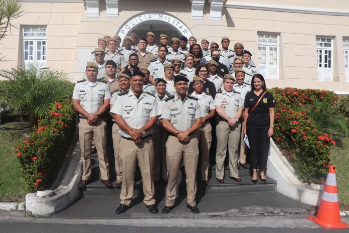 Alunos do Curso Gerencial de Processos de Pessoal visitam museu da PMBA