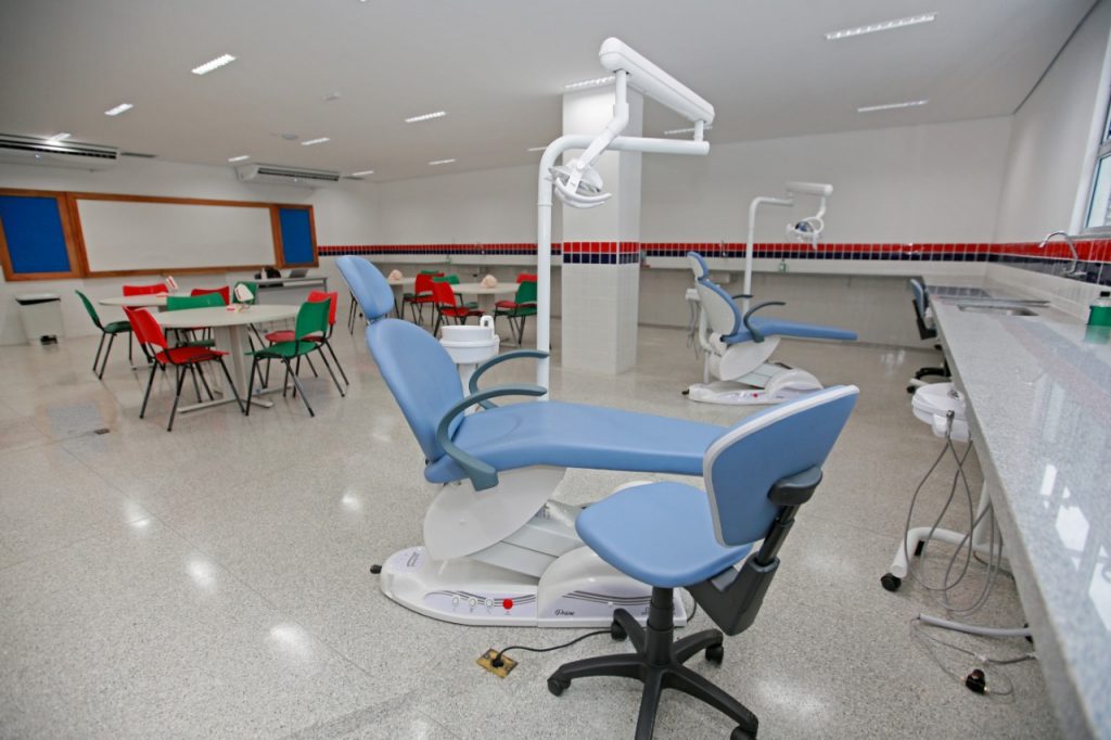 Estado inaugura Centro de Educação e autoriza obras de Hospital de Cuidados Paliativos, em Salvador