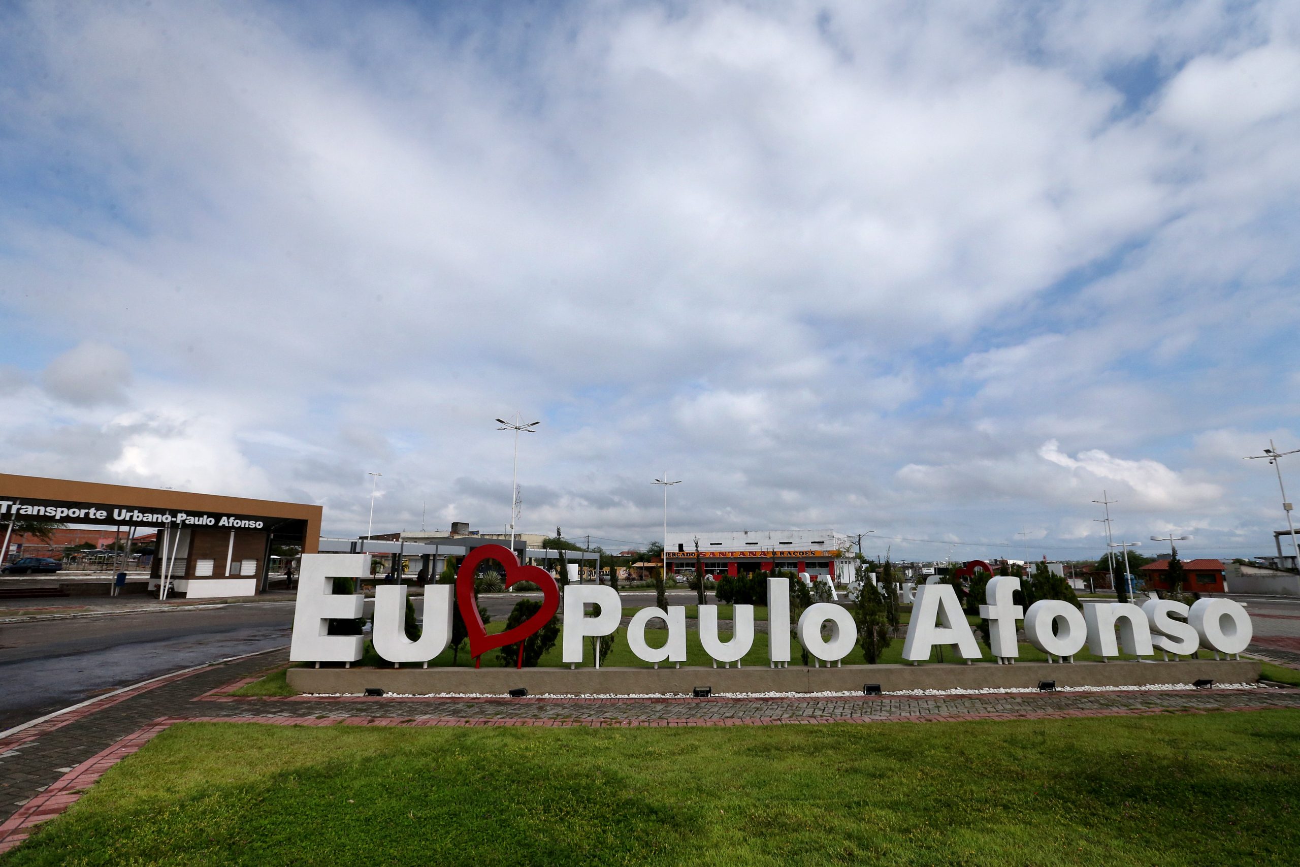 Em Paulo Afonso, governador anuncia investimentos para saúde, educação e desenvolvimento rural