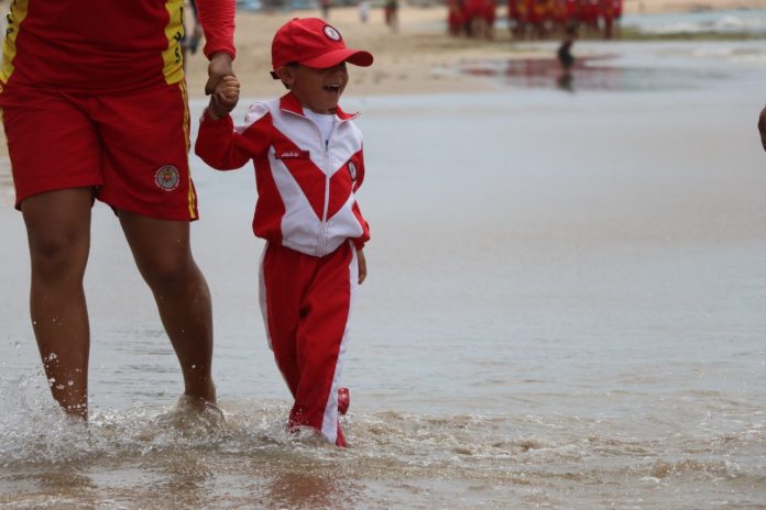 Bombeiros iniciam projeto Anjinhos da Praia, em Porto Seguro