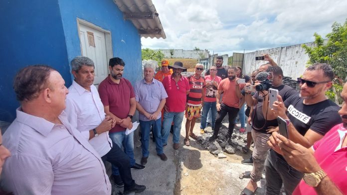 Governo do Estado determina ações de saúde, infraestrutura e assistência social para população atingida pelas chuvas