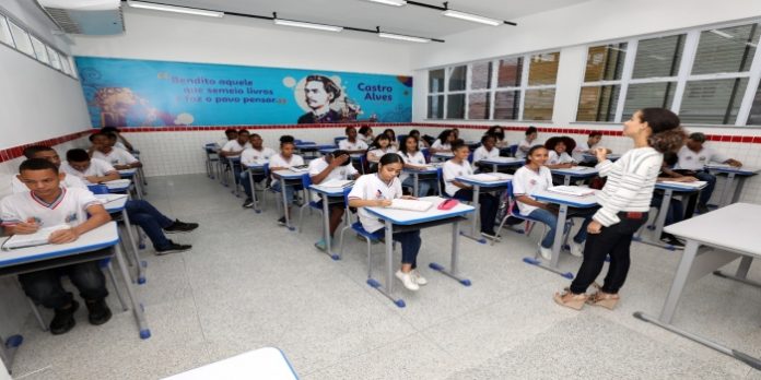 Inscrição para processo seletivo de professores da rede estadual segue até domingo (4)