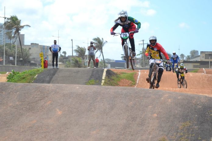 Orla de Pituaçu recebe a última competição estadual de BMX no ano neste domingo, 18