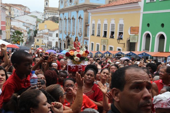 Festa de Santa Bárbara retoma a tradição no Pelourinho