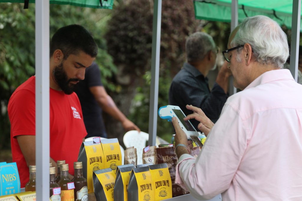 Feira da Agricultura Familiar acontece quinzenalmente no CAB, em Salvador