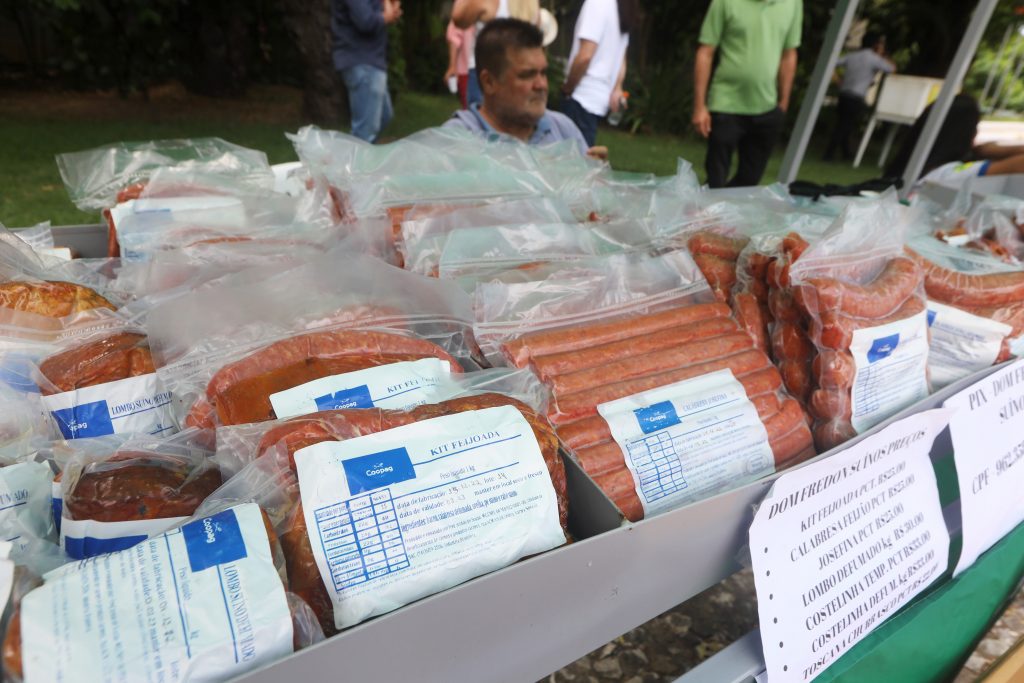 Feira da Agricultura Familiar acontece quinzenalmente no CAB, em Salvador