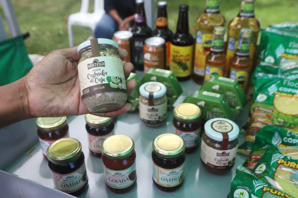 Feira da Agricultura Familiar acontece quinzenalmente no CAB, em Salvador