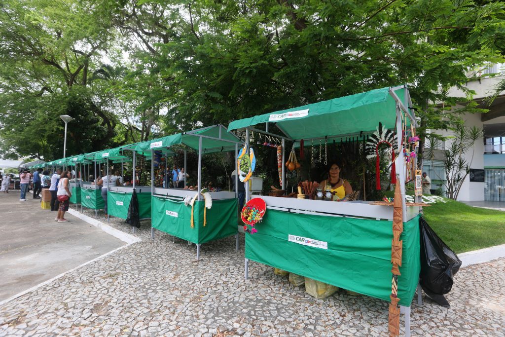 Feira da Agricultura Familiar acontece quinzenalmente no CAB, em Salvador