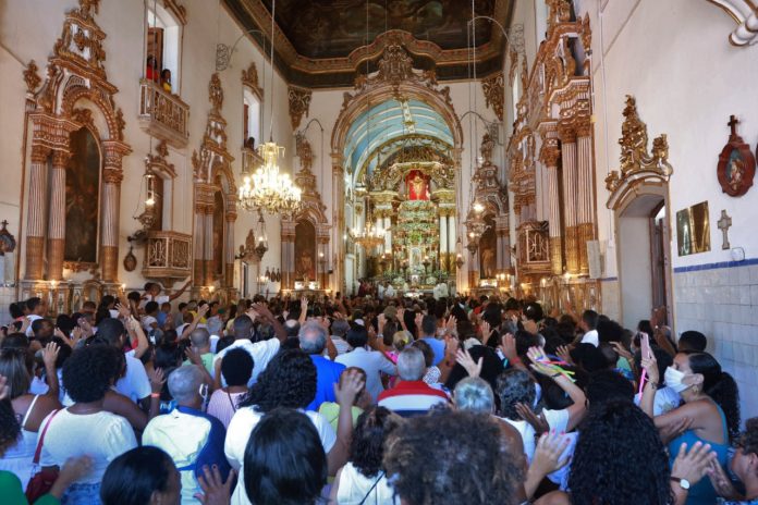 Em Salvador, Jerônimo participa de missa de encerramento das festividades ao Senhor do Bonfim