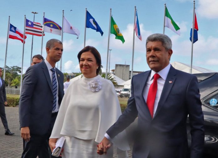 Jerônimo Rodrigues chega à Assembleia Legislativa para tomar posse do cargo de governador da Bahia