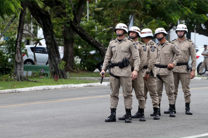 Polícia Militar capacita alunos-oficiais para o carnaval