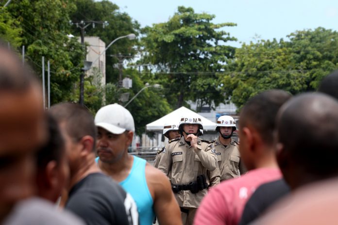 Polícia Militar capacita alunos-oficiais para o carnaval