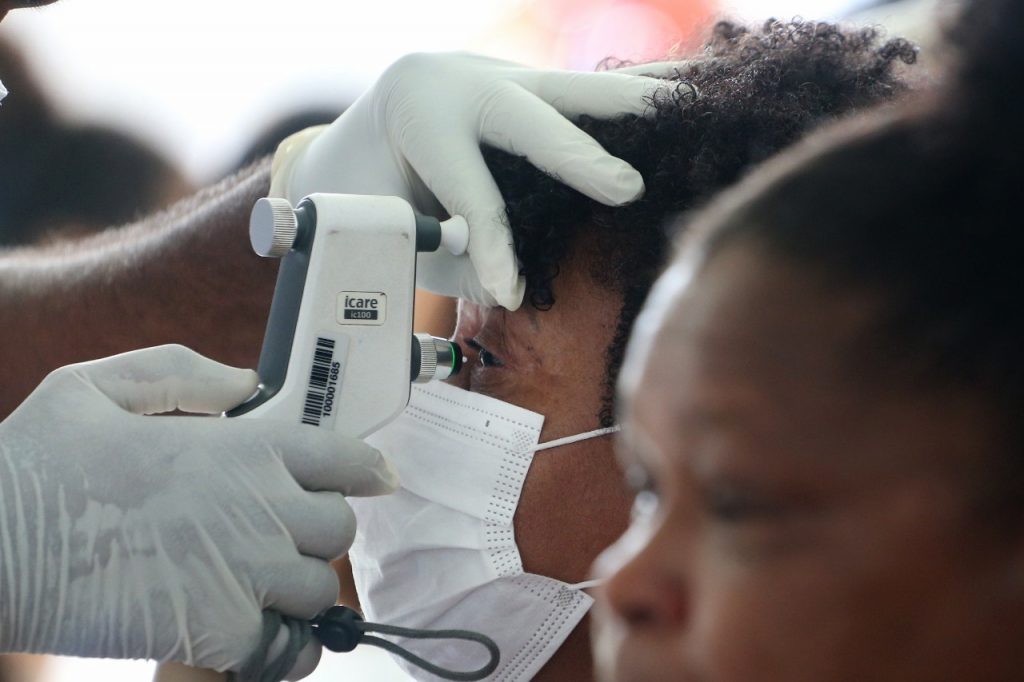 Moradores de Paripe, em Salvador, recebem ação do Saúde Mais Perto neste final de semana