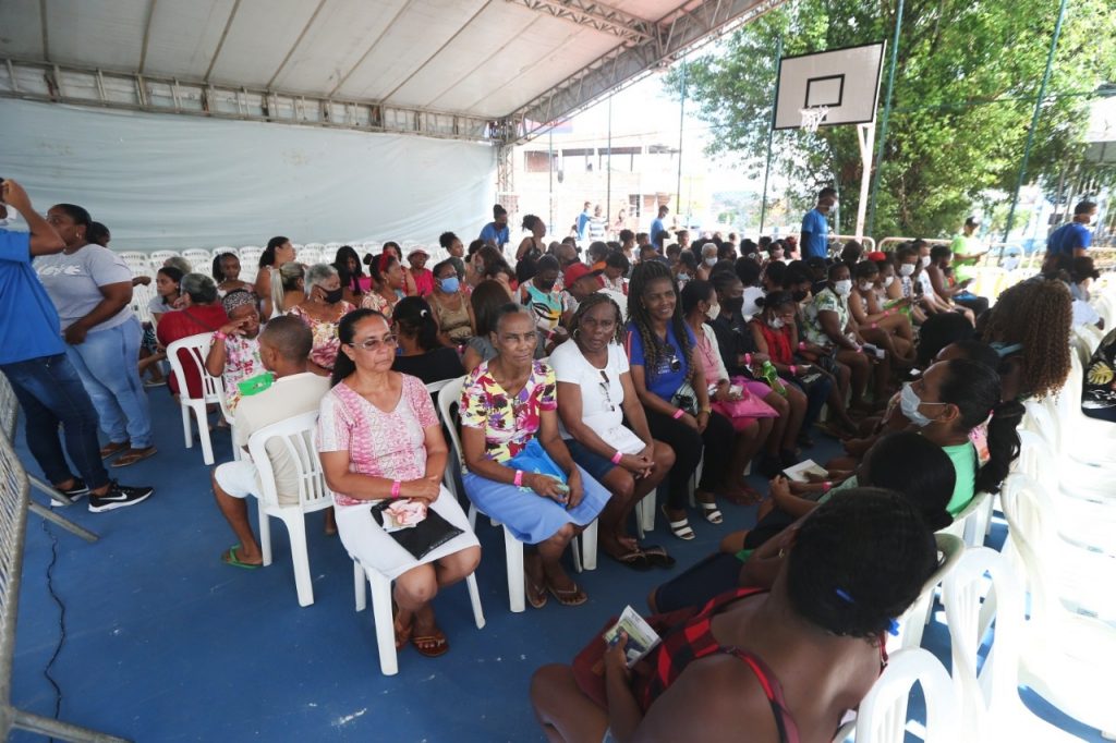 Moradores de Paripe, em Salvador, recebem ação do Saúde Mais Perto neste final de semana