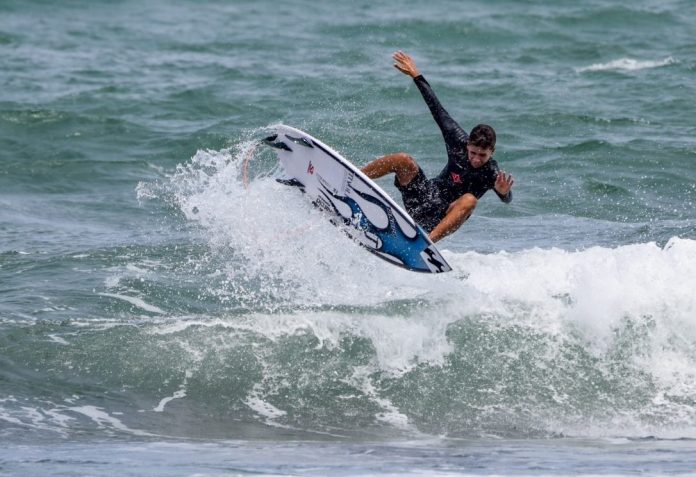 Sudesb apoia surfistas do Sul da Bahia para participação em torneio em Praia do Forte