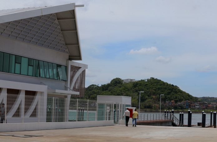 Ministra e secretário do Turismo visitam obras de requalificação da Marina da Penha, em Salvador