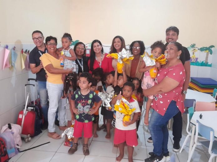 Em parceria com Ibametro, Voluntárias Sociais da Bahia distribuem ovos de Páscoa em creches de Salvador