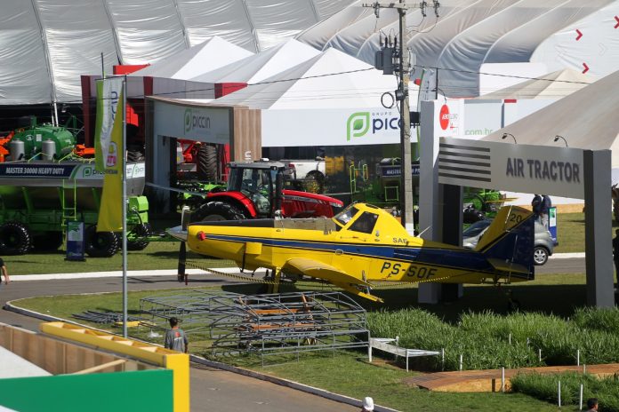 Jerônimo se encontra com empresários e agricultores na véspera da abertura da Bahia Farm Show