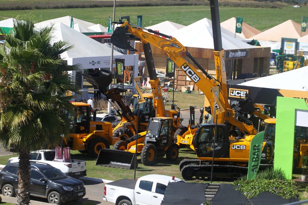 Jerônimo se encontra com empresários e agricultores na véspera da abertura da Bahia Farm Show