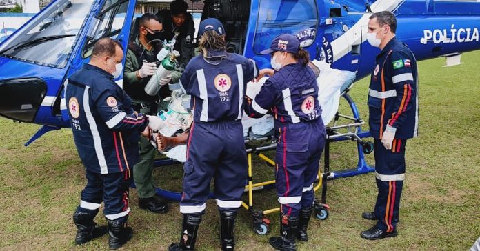 Dois idosos são salvos pelo transporte aeromédico do Graer para a capital Baiana