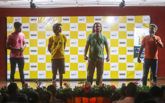 Stand up comedy solidário arrecada alimentos para o Bahia Sem Fome