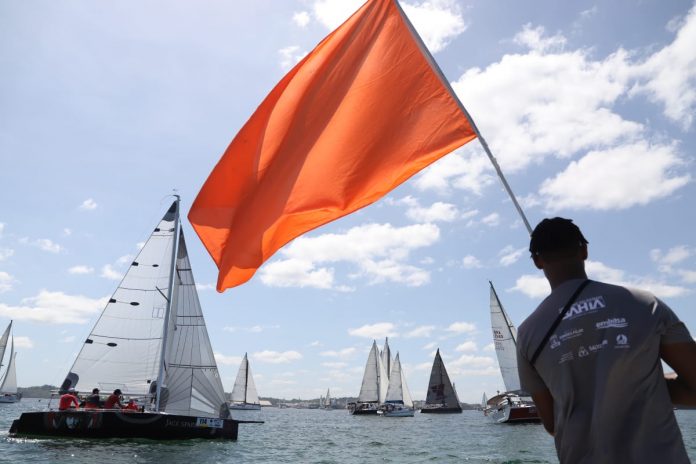 Regata Aratu-Maragojipe reúne velejadores da Bahia e de outros oito estados