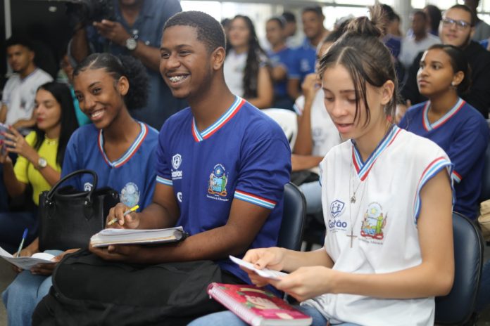 SEC promove aulões preparatórios do ENEM para 15 mil estudantes em 116 escolas, neste sábado (26)