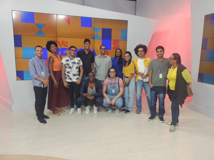 Estagiários da Secom visitam IRDEB e TV Aratu