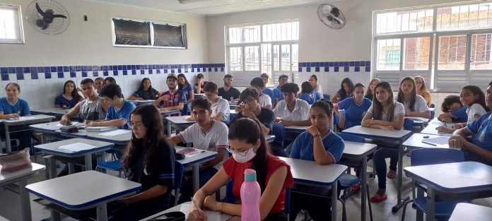 Comitiva com 15 estudantes de Paripiranga vai representar a Bahia na 15ª Olimpíada Nacional em História do Brasil