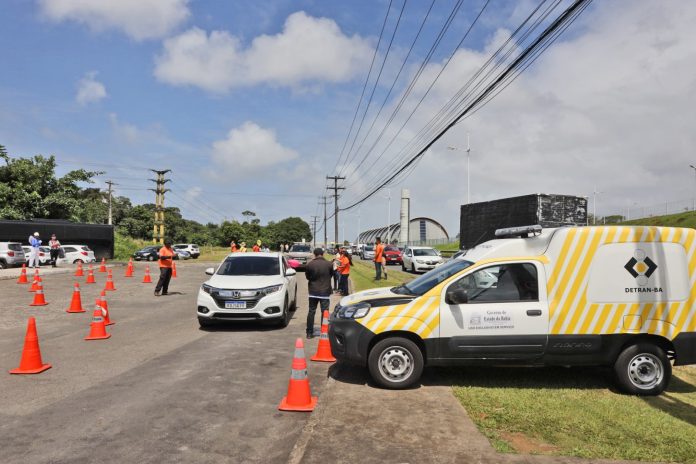 Detran-BA inova com totem artístico de 800 kg para promover segurança no trânsito