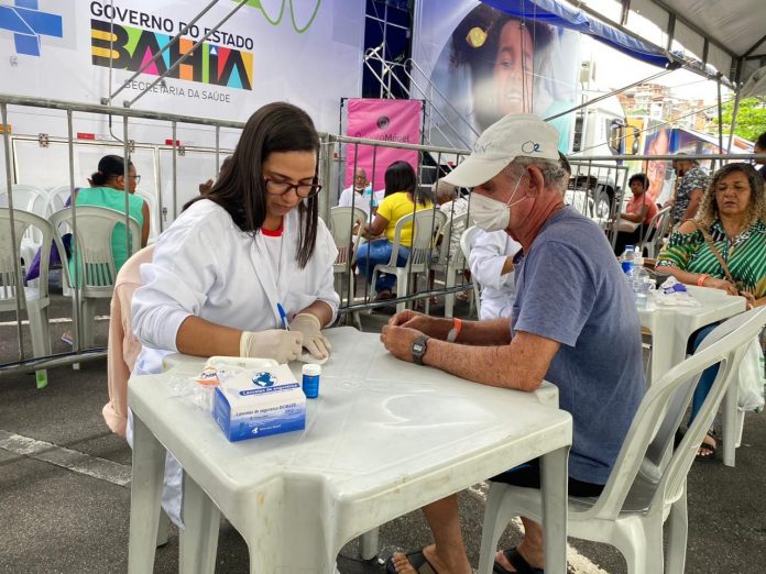 Primeiro dia da Feira da Pessoa Idosa bate recorde de atendimentos e supera expectativas