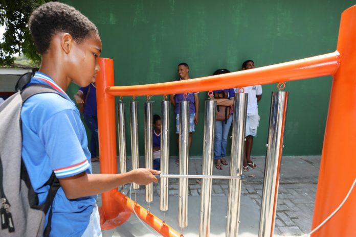 Escola de São Tomé de Paripe recebe Praça da Ciência, com equipamentos lúdico-científicos e inclusivos