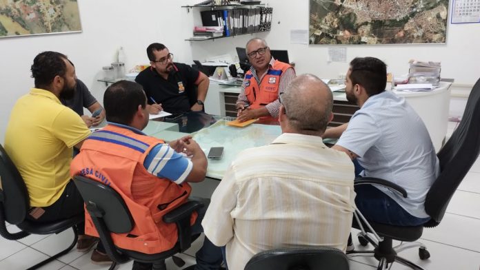 Sob alerta de chuvas intensas, Defesa Civil da Bahia atua no município de Brumado