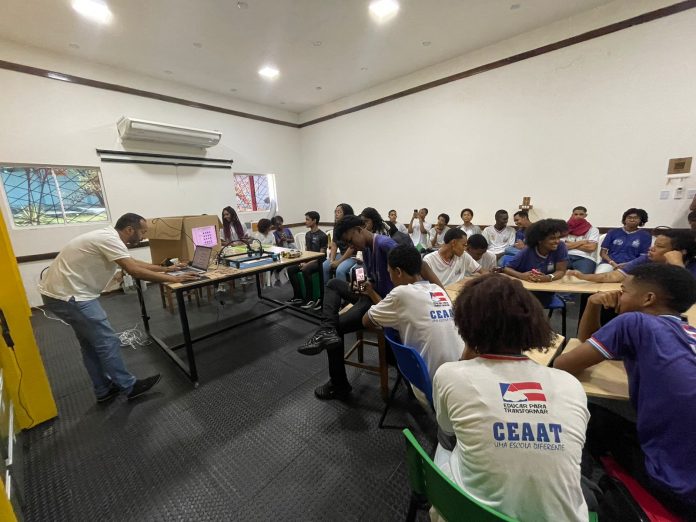 Estudantes desenvolvem habilidades em oficinas de eletrônica e modelagem 3D