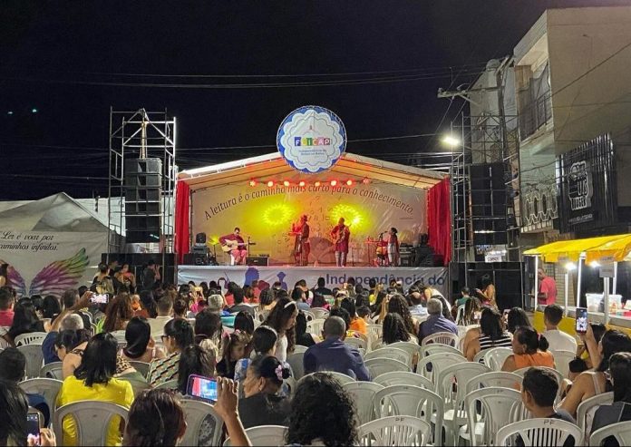 Estudantes participam de festa e festivais literários em Capela do Alto Alegre, Rio de Contas e Paulo Afonso