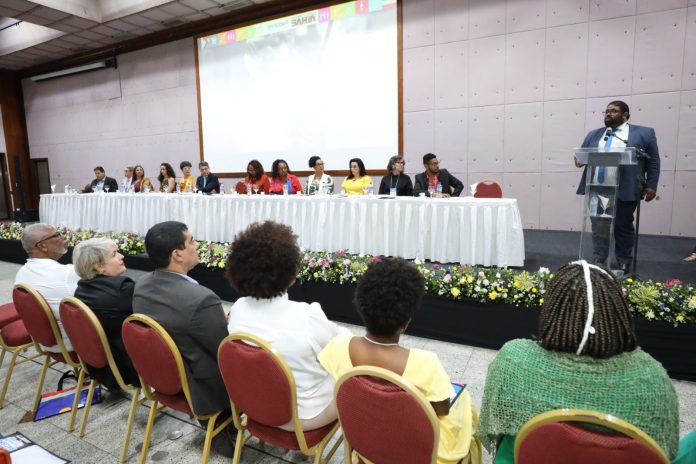 Seminário sobre racismo é realizado em Salvador para pensar políticas públicas estaduais que garantam direitos de consumidores negros