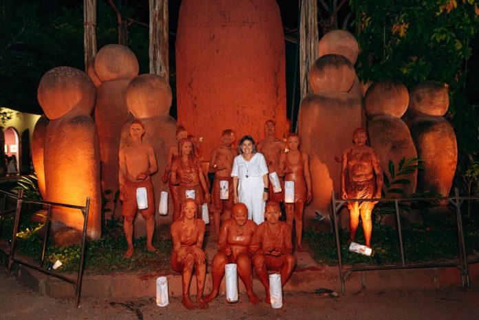 “Queima dos Homens de Barro”, festa tradicional de Ibirataia, recebeu turistas nacionais e estrangeiros