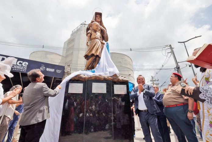 Monumento é inaugurado em comemoração à canonização de Dulce dos Pobres