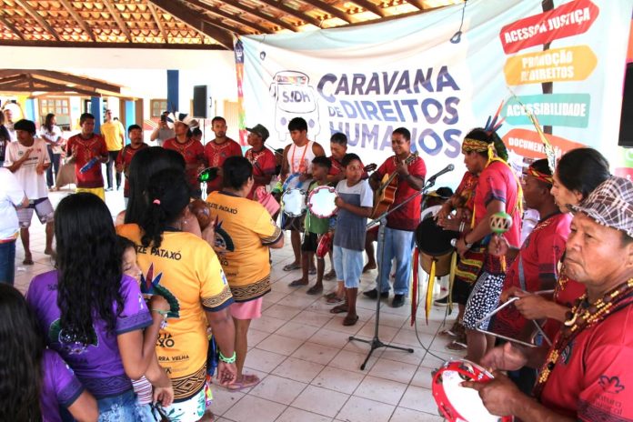 Secretário da SJDH acompanha atividades da Caravana de Direitos Humanos no território indígena de Barra Velha