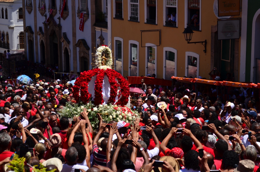 Festa de Santa Bárbara movimenta turismo ligado ao sincretismo baiano